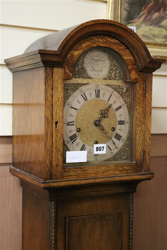 An oak Grandmother longcase clock H.167cm